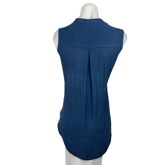 H&M Blue Sleeveless Keyhole Ruffle Front Pleated Back Career Blouse Top Size 6 - Picture 2 of 4